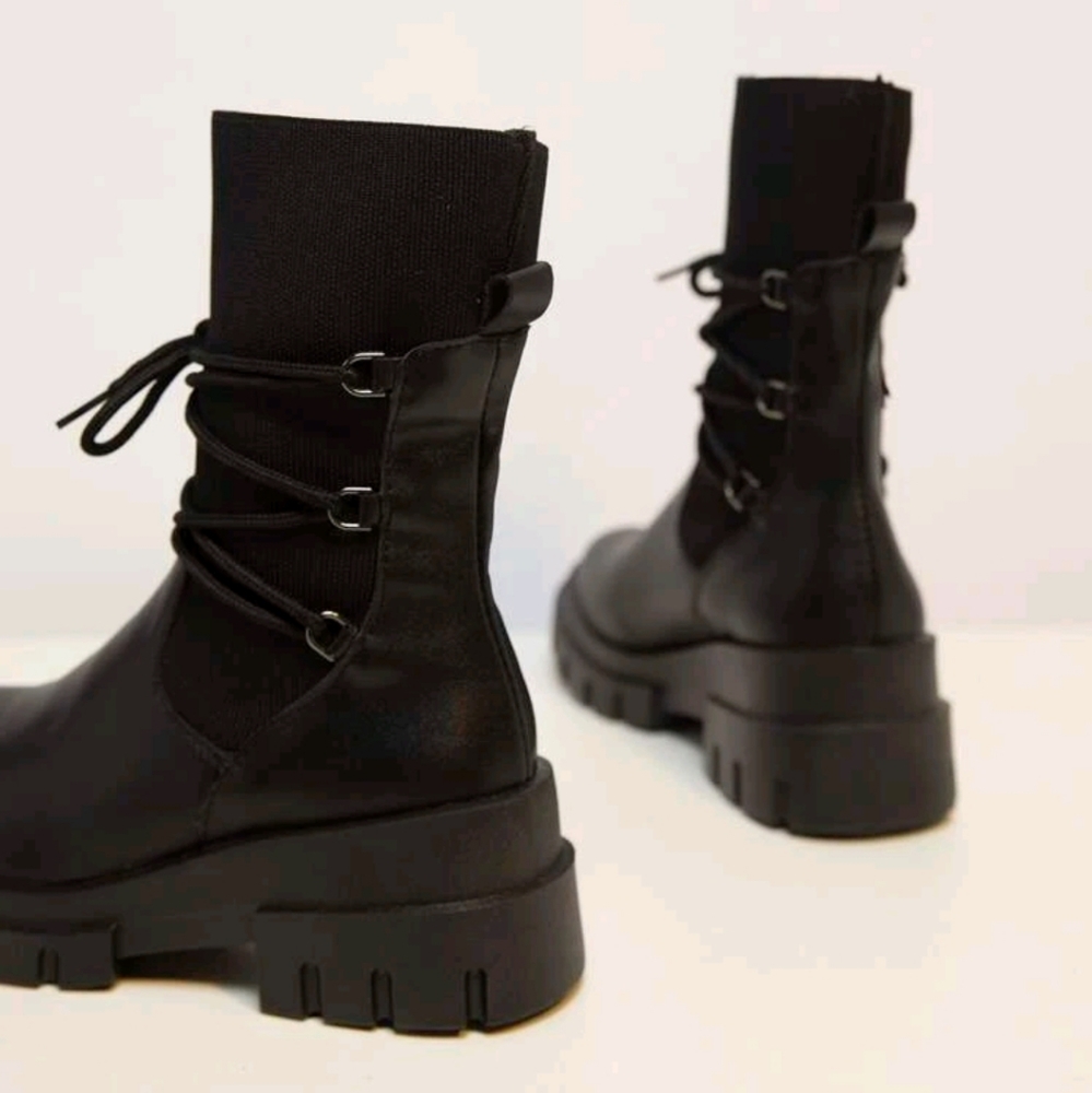 Boots - Picture 4 of 4